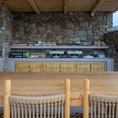 מלון Aelia Mykonos 4*